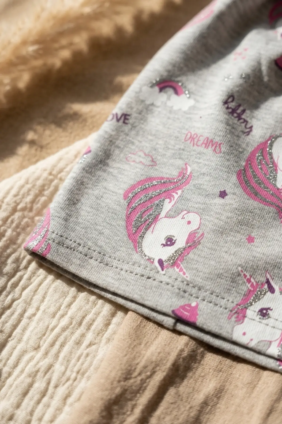 Kız Çocuk Gri Unicorn Desenli Pamuklu Esnek Penye Bere - Gümüş Sim Detaylı Mevsimlik Çocuk Şapkası