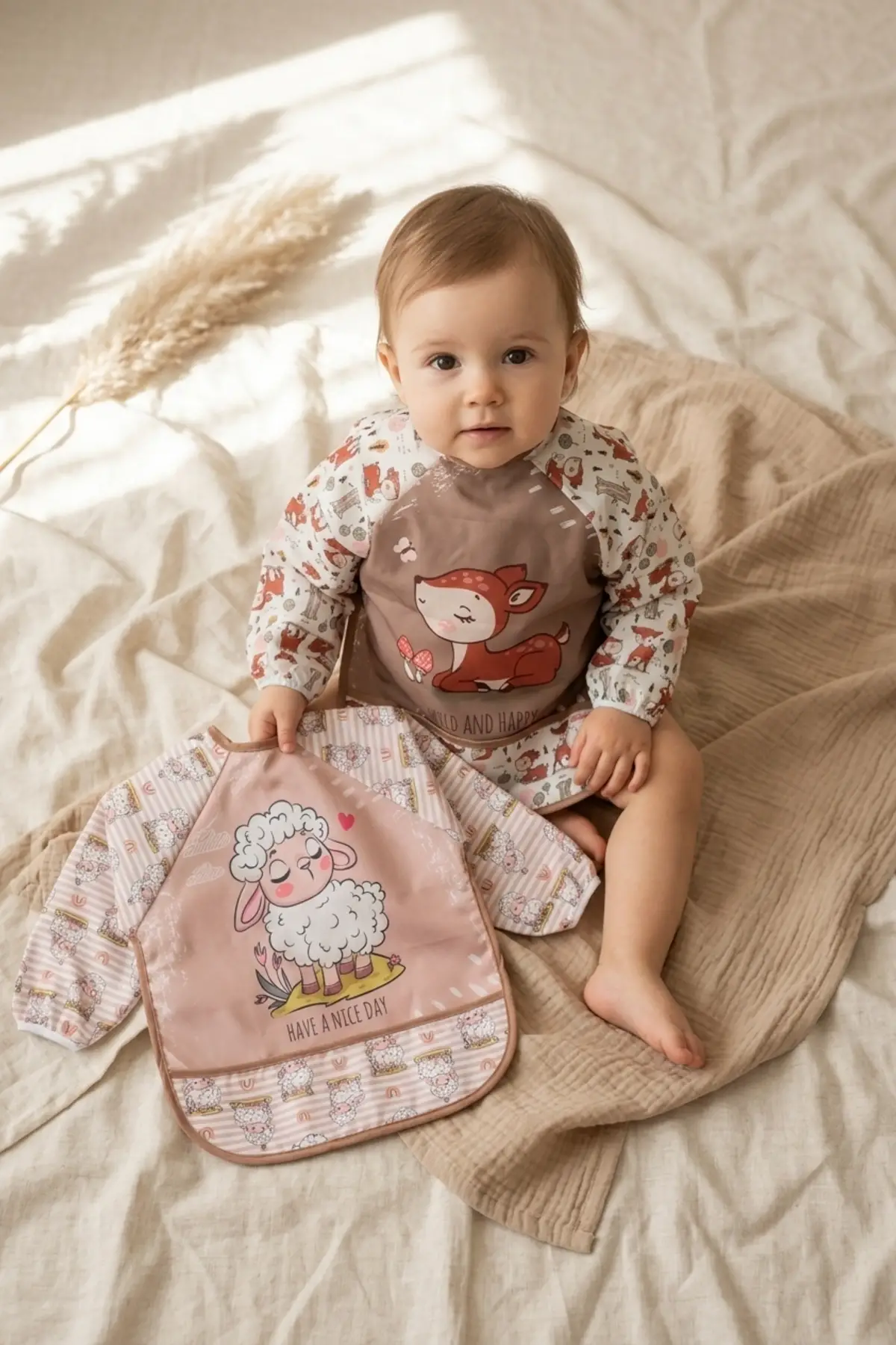 TinyBloom 2li Set Sıvı Geçirmez Uzun Kollu Bebek Mama ve Etkinlik Önlüğü - Leke Tutmaz Silinebilir BLW Önlüğü - Boho Ceylan & Kuzu Desenli