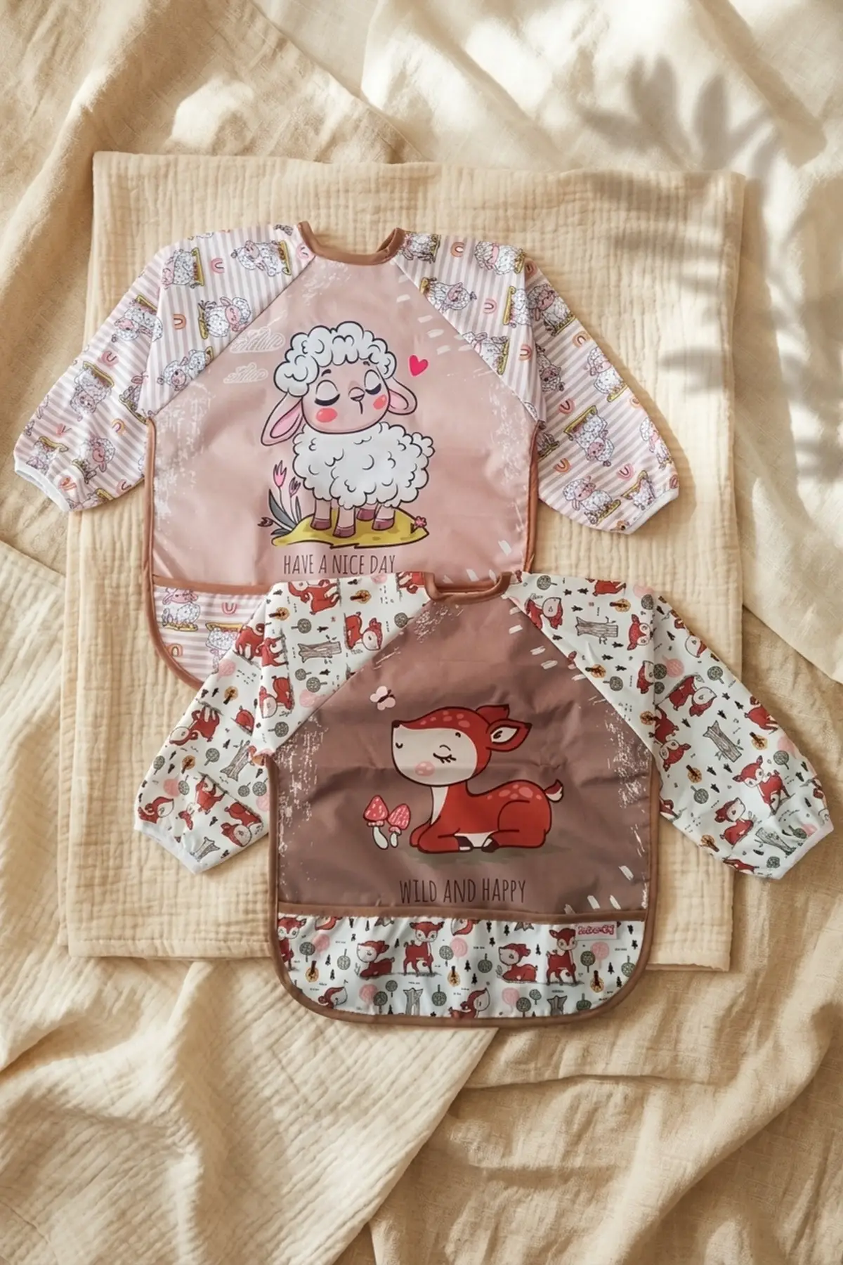 TinyBloom 2li Set Sıvı Geçirmez Uzun Kollu Bebek Mama ve Etkinlik Önlüğü - Leke Tutmaz Silinebilir BLW Önlüğü - Boho Ceylan & Kuzu Desenli