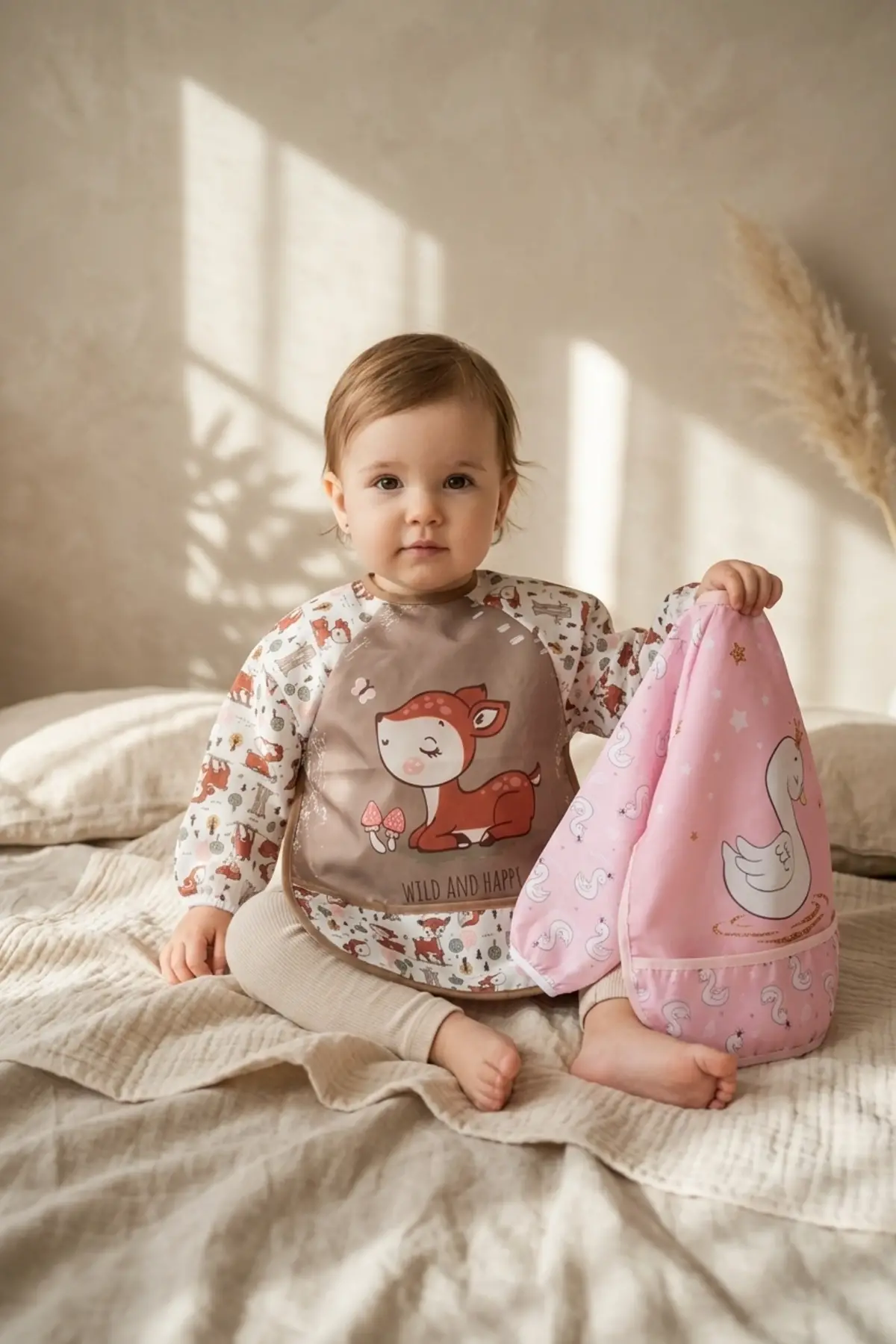 Bloom 2li Paket Sıvı Geçirmez Uzun Kollu Bebek Mama Önlüğü -6-24 Ay Pembe Kuğu ve Ceylan Desenli BLW Önlük Seti