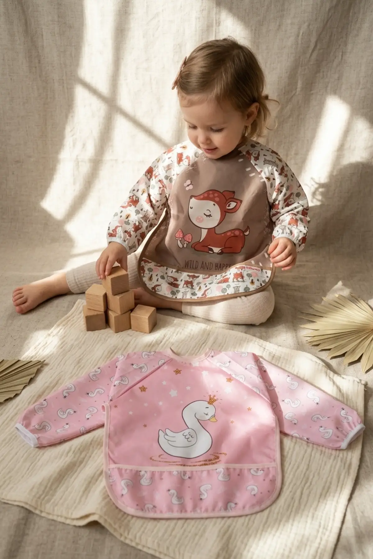 Bloom 2li Paket Sıvı Geçirmez Uzun Kollu Bebek Mama Önlüğü -6-24 Ay Pembe Kuğu ve Ceylan Desenli BLW Önlük Seti