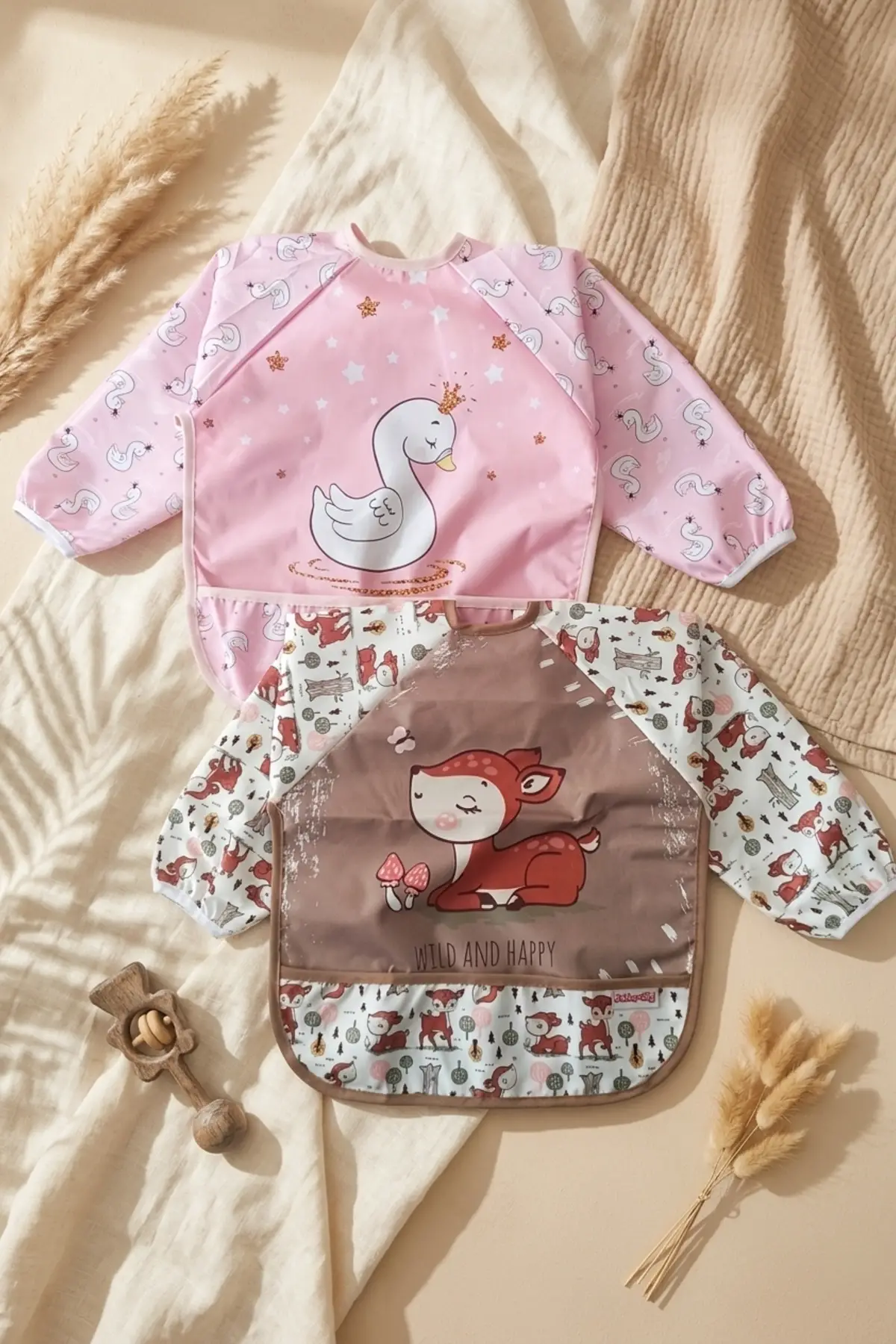 Bloom 2li Paket Sıvı Geçirmez Uzun Kollu Bebek Mama Önlüğü -6-24 Ay Pembe Kuğu ve Ceylan Desenli BLW Önlük Seti