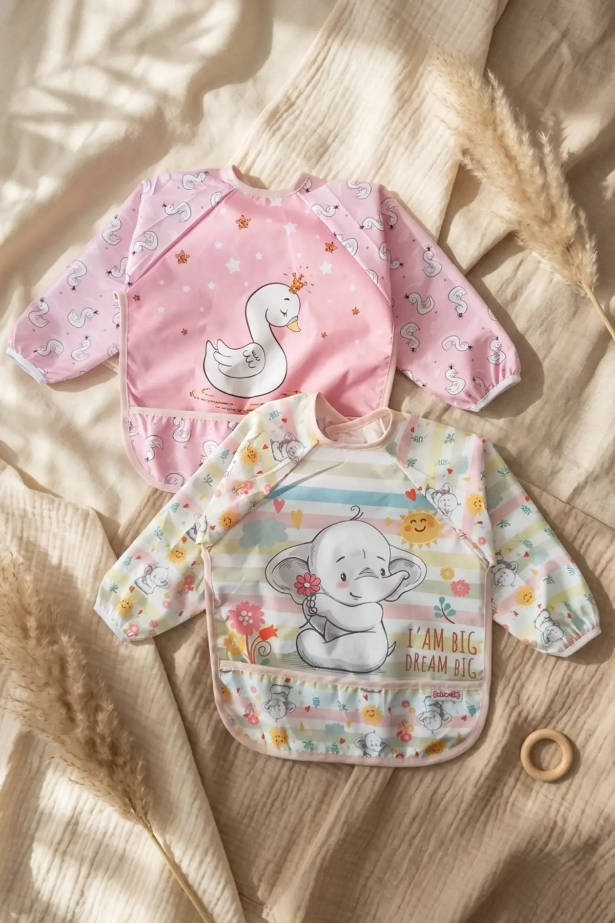 2li Paket Sıvı Geçirmez Uzun Kollu Mama Önlüğü 6-24 Ay - BLW Uyumlu Leke Tutmaz Kırıntı Cepli Bebek Önlüğü Kuğu Pembe Fil Desenli