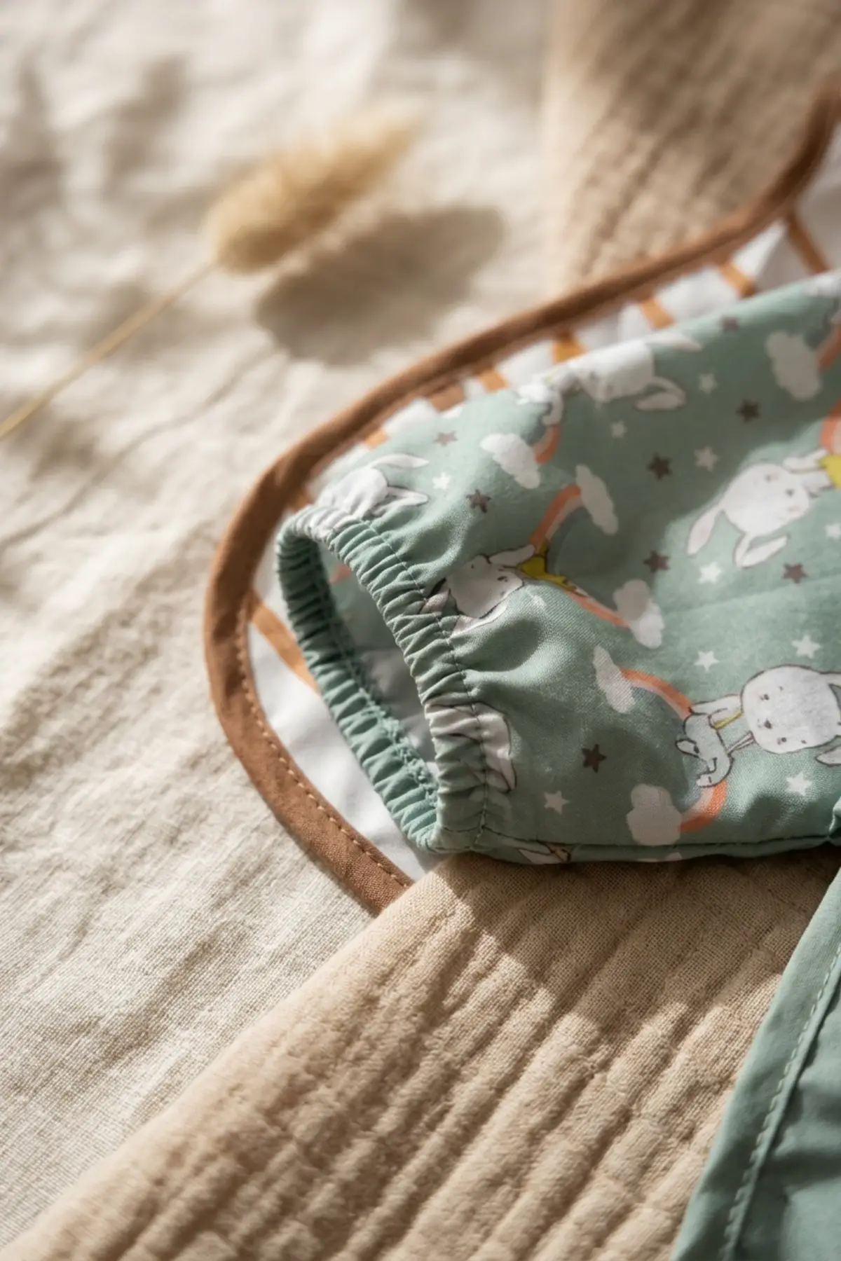 Çocuk Uzun Kollu Sıvı Geçirmez Leke Tutmaz Mama ve Etkinlik Önlüğü 6-24 Ay- 2li Set Zürafa & Tavşan Desenli