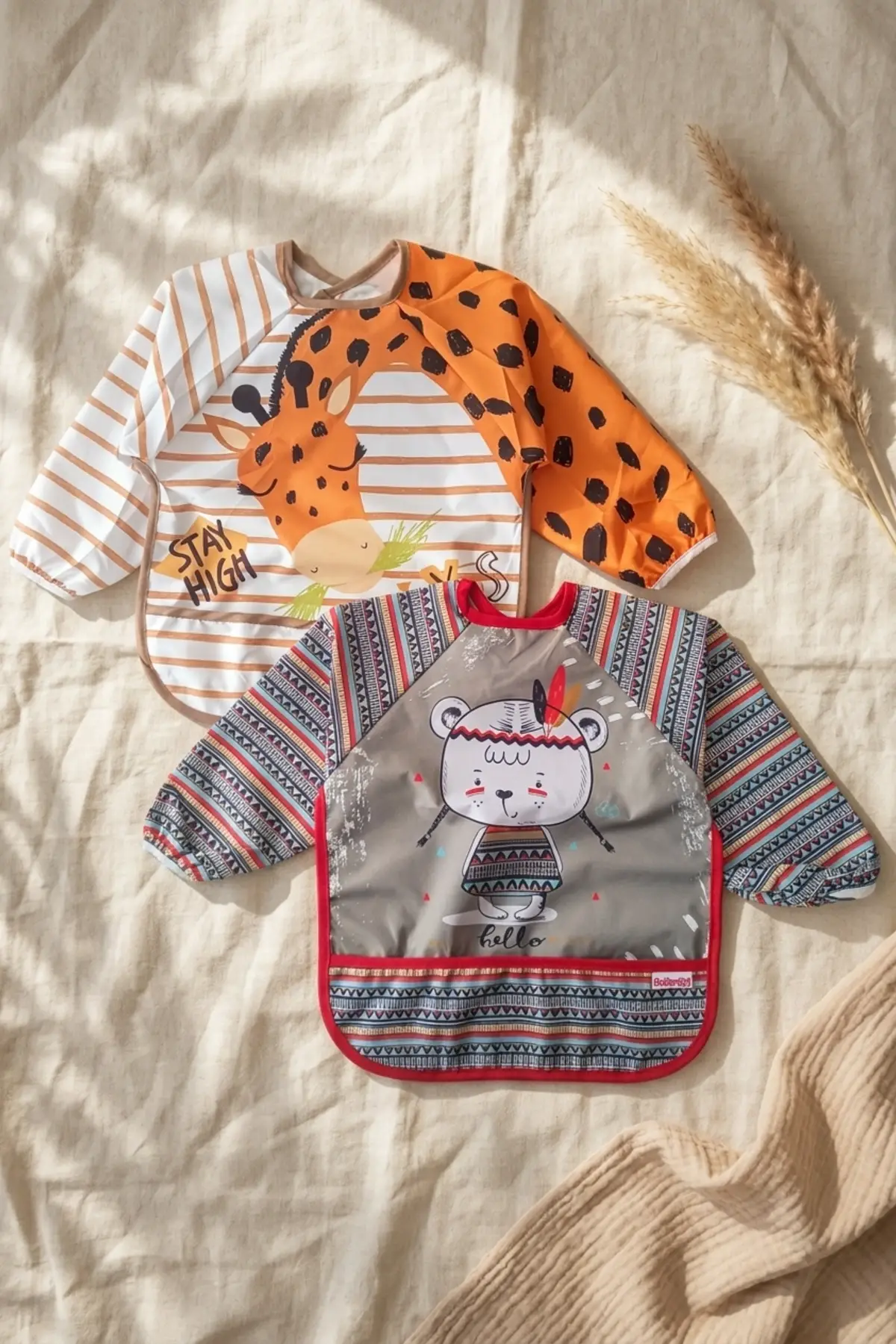 2li Set Uzun Kollu Sıvı Geçirmez Bebek Mama ve Faaliyet Önlüğü - Zürafa ve Ayı Figürlü 6-24 Ay