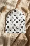 Unisex Beyaz 12 Tipografik Desenli Pamuklu Slouchy Bere Şapka - Modern Sokak Stili Tasarım 2-4 Yaş