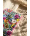 Zesty Pop-Art Desenli Su Geçirmez Kolsuz Bebek Mama Önlüğü - Sıvı Geçirmez, Kırıntı Cepli ve Leke Tutmaz Beslenme Önlüğü 6-24 Ay