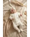 Minik Fiyonk Detaylı Boneli Kız Bebek Tulumu. Ayaklı % 100 Pamuklu 0-3 Ay