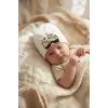 Teddy Charm Nakışlı ve Papyon Detaylı %100 Pamuklu Yumuşak Bebek Beresi - Beyaz Melanj Şık Bebek Aksesuarı