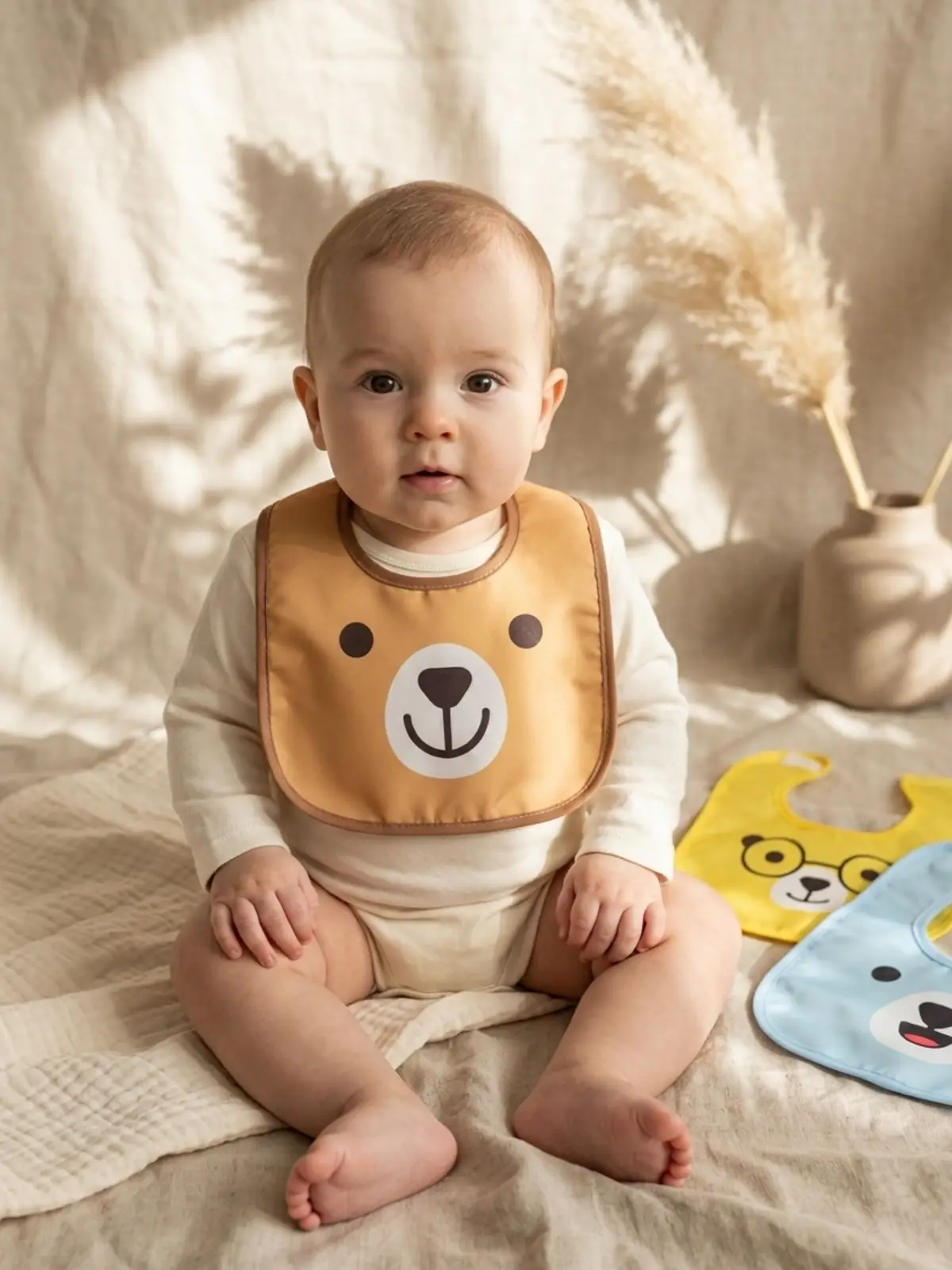 Beary Friends 3lü Paket Sıvı Geçirmez Leke Tutmaz Silinebilir Ayıcık Figürlü Bebek Mama Önlüğü Seti - Premium Konfor 0-12 Ay