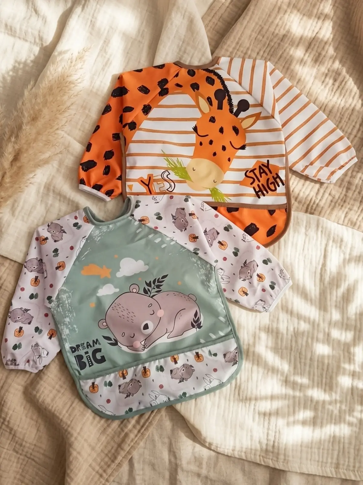 Bambini Su Geçirmez Uzun Kollu Mama Önlüğü 2li Set - Leke Tutmaz, Cepli Ek Gıda ve Aktivite Önlüğü (Zürafa & Koala) 6-24 Ay