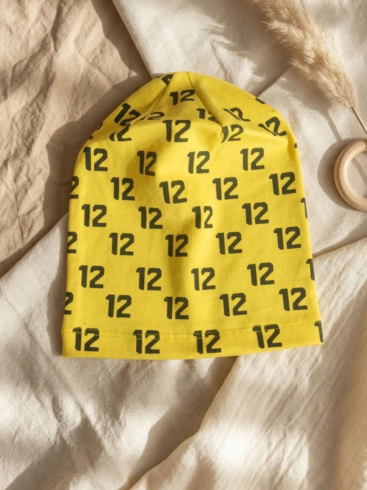 Unisex Siyah Sarı Tipografik Desenli Pamuklu Slouchy Bere Şapka - Modern Sokak Stili Tasarım 2-4 Yaş