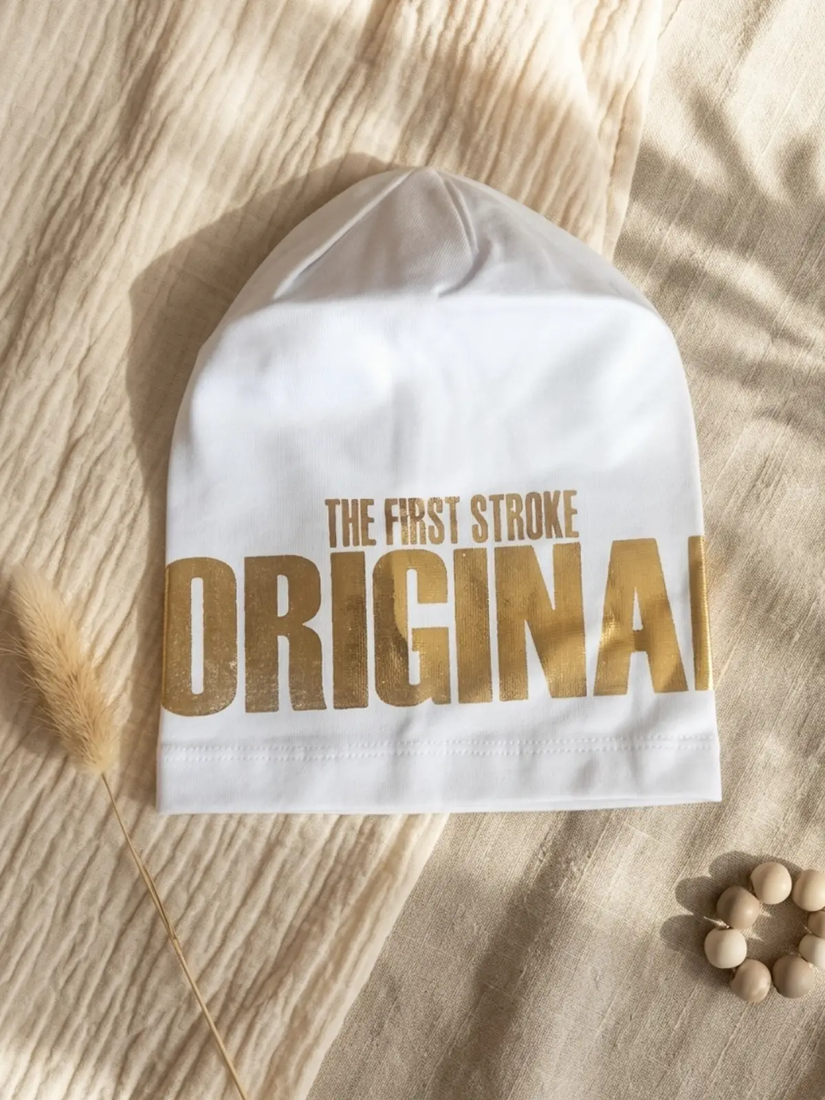 Nova Street Beyaz Pamuklu Bere - Gold Metalik Baskılı Hip-Hop Tarzı Unisex Modern Şapka 2-4 Yaş