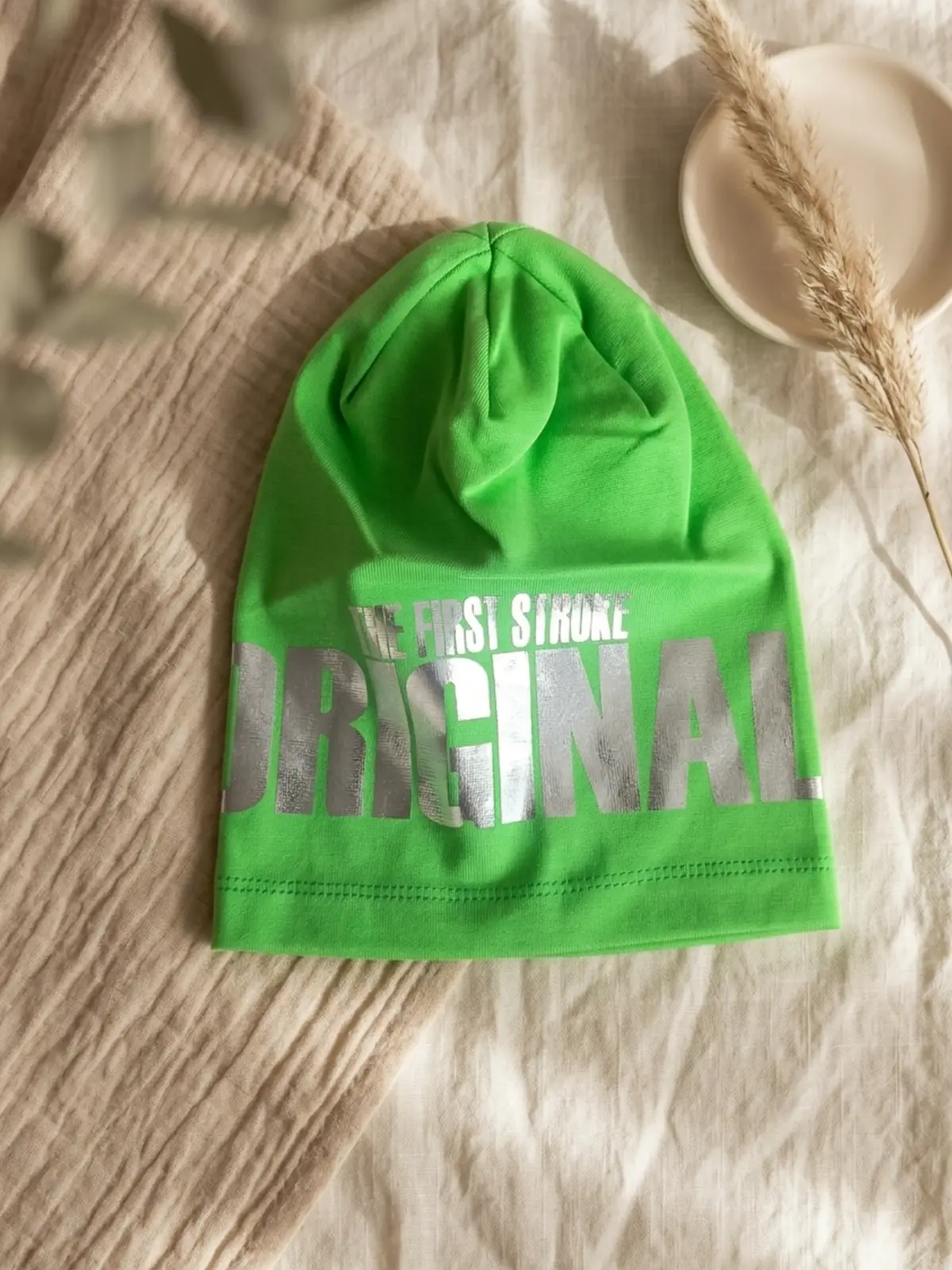 Nova Street Beyaz Pamuklu Bere - Yeşil Metalik Baskılı Hip-Hop Tarzı Unisex Modern Şapka 2-4 Yaş