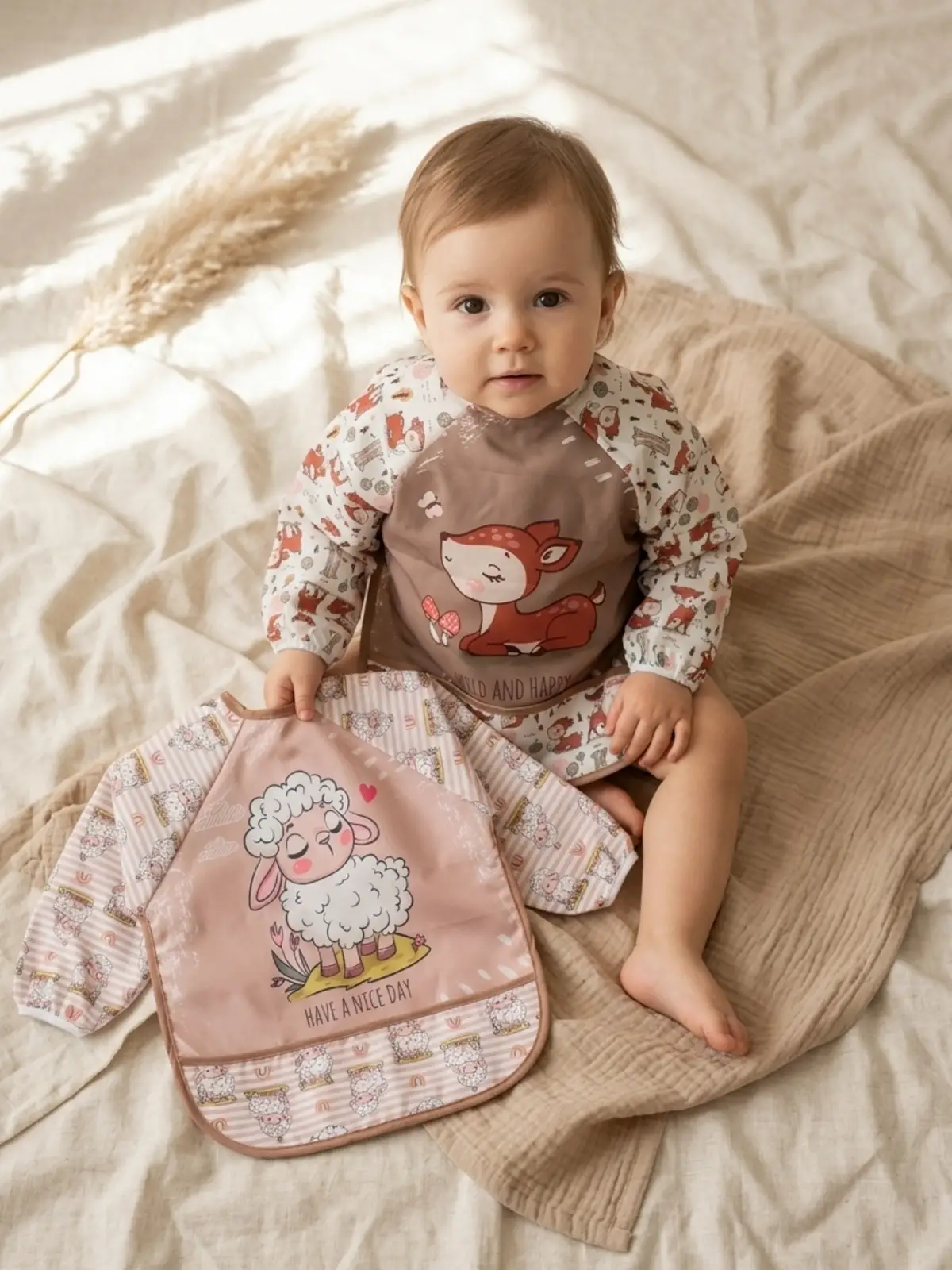TinyBloom 2li Set Sıvı Geçirmez Uzun Kollu Bebek Mama ve Etkinlik Önlüğü - Leke Tutmaz Silinebilir BLW Önlüğü - Boho Ceylan & Kuzu Desenli