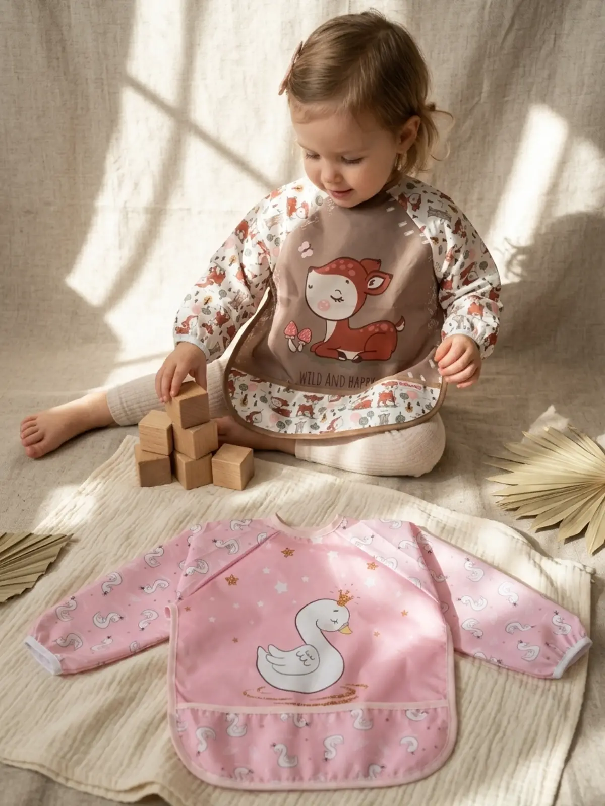 Bloom 2li Paket Sıvı Geçirmez Uzun Kollu Bebek Mama Önlüğü -6-24 Ay Pembe Kuğu ve Ceylan Desenli BLW Önlük Seti