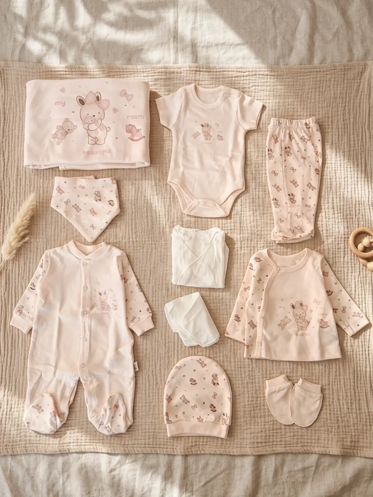 Lüks Pamuklu Pudra Pembe Tavşan Nakışlı 10 Parça Kız Bebek Hastane Çıkışı Seti - Yenidoğan Zıbın ve Tulum Takımı