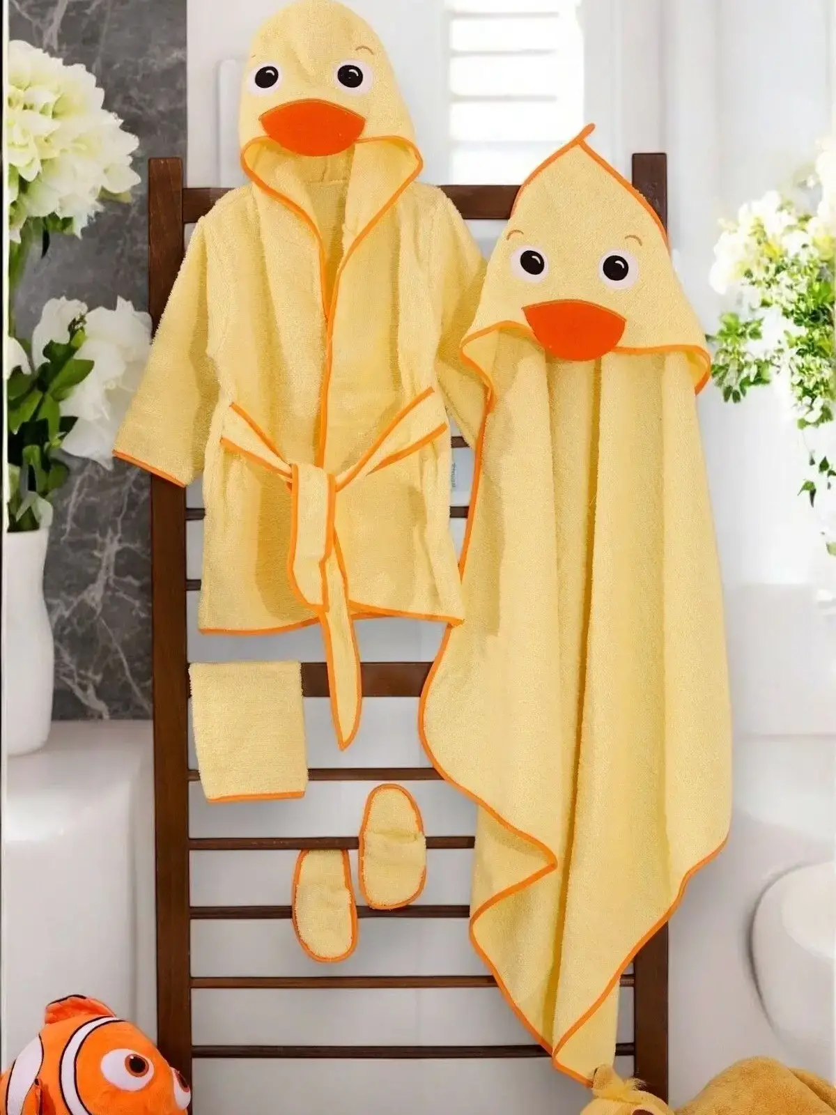 Ördek Figürlü 4 Parça Unisex Bornoz Seti 2-3 Yaş