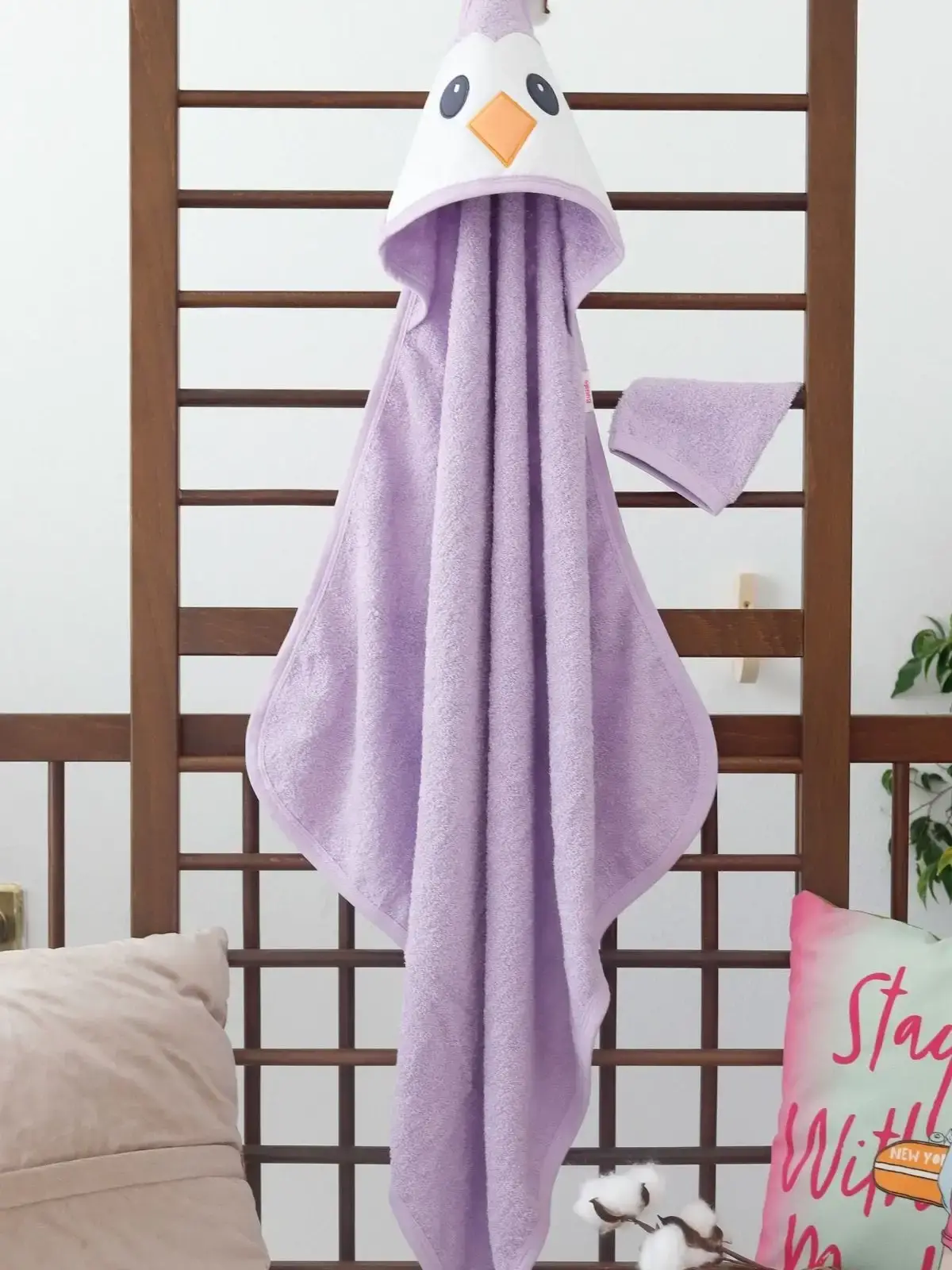 Penguen Nakışlı Unisex Şapka ve Keseli Bebek Banyo Havlusu