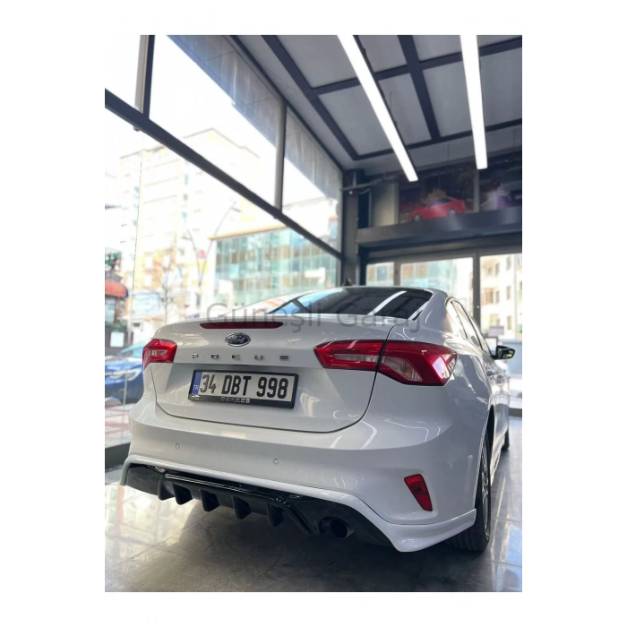 Ford Focus 4 Sedan Body Kit Seti Plastik Uyumlu