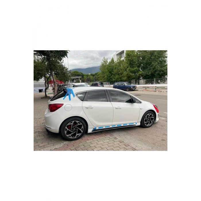 Opel Astra J Kanallı Yan Marşpiyel (ÇİFT) (PLASTİK)