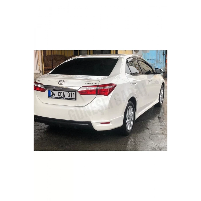 Toyota Corolla Arka Flap + Orta Difüzör (plastik)