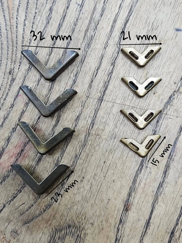 Antik Köşebent (4lü)