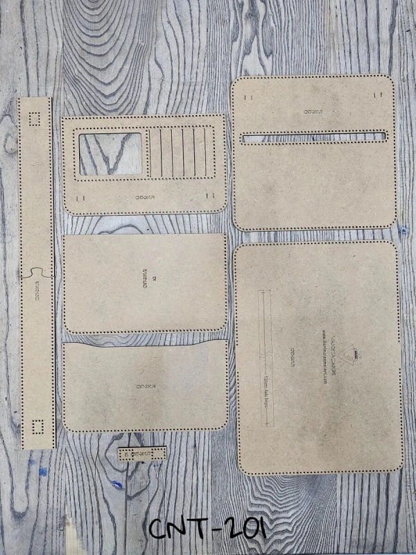 Deri CNT201 Canta Sablonu (KAPAKLI-KART BOLMELI)