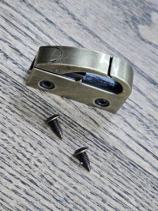 Fırçalı Antik Körüklü Canta Tutma Kilit Metali