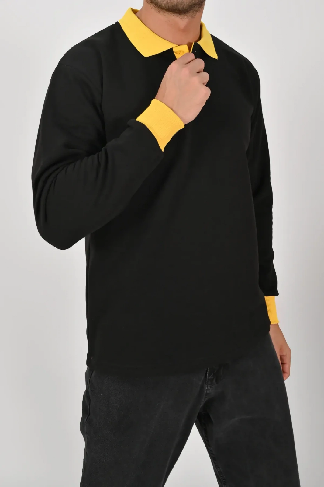 Kışlık Siyah Polo Yaka Sweatshirt Sarı Yakalı