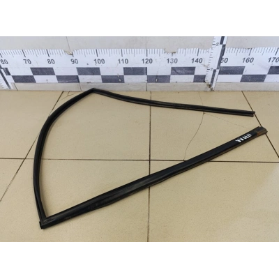 Geely Emgrand  Kapı Cam Lastiği Arka Sağ