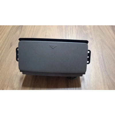 Geely Emgrand Küllük Orjınal ( Çıkma )