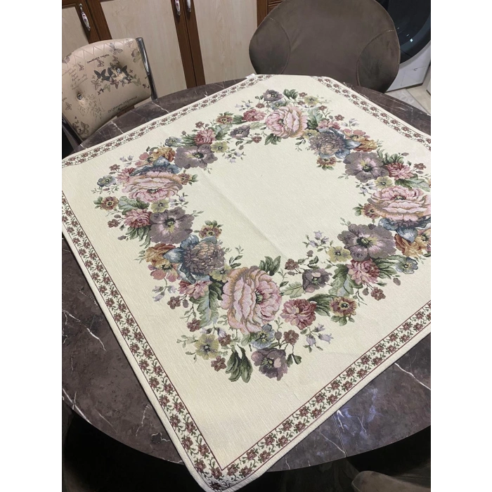 GOBLEN ŞÖNİLLİ SEHPA ÖRTÜSÜ KREM