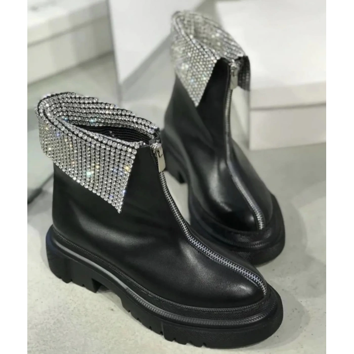 Siyah Deri Yakası Taşlı Bot