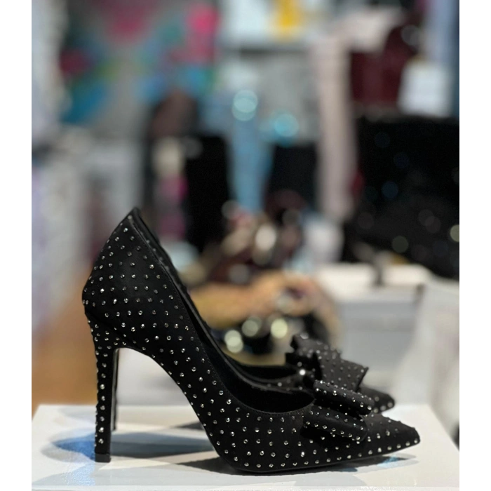 Siyah Süet Taşlı Fiyonk Stiletto