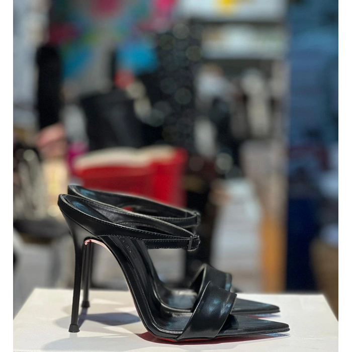 Siyah Deri Tasarım Topuklu Terlik