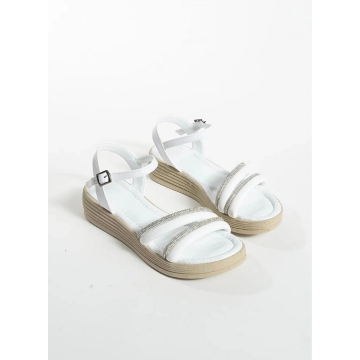 Beyaz Bantlı Sandalet
