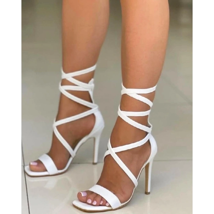 Beyaz Deri Bağlamalı Topuklu Tek Bant
