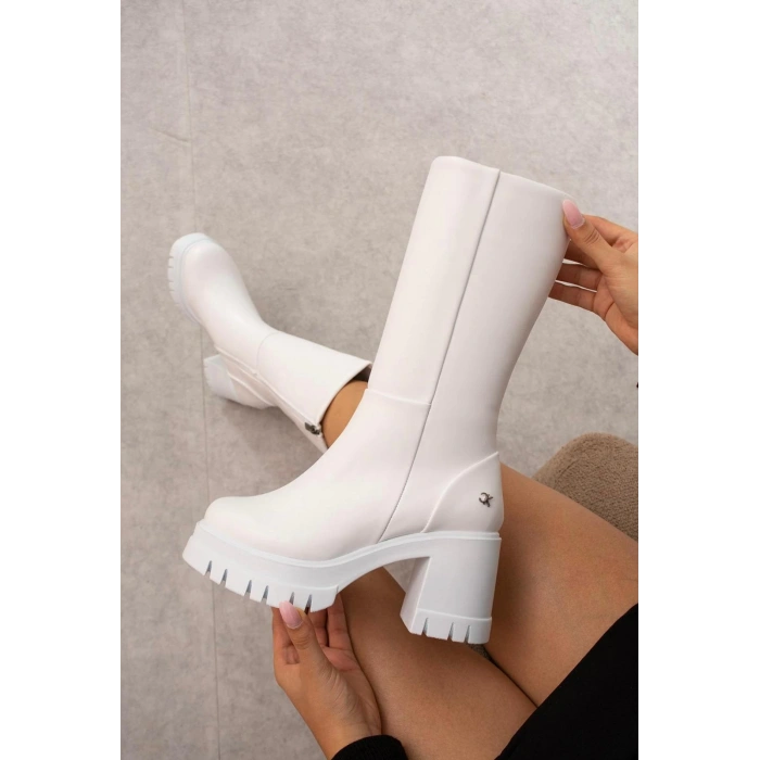 Beyaz Deri Kalın Topuk Diz Altı Çizme