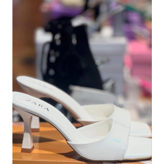 Beyaz Rugan Topuklu Terlik