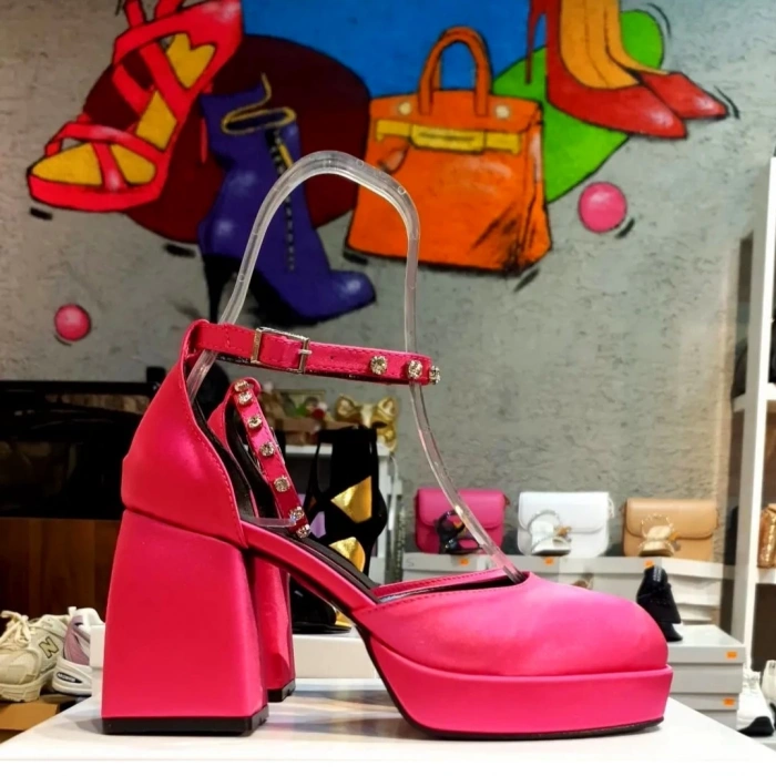 Fuşya Saten Bilekten Bağlı