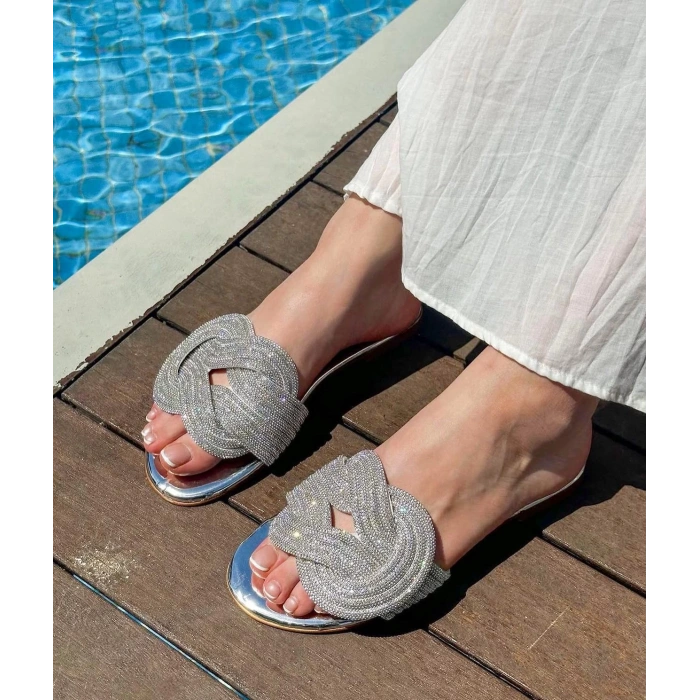 Gümüş Taşlı Terlik