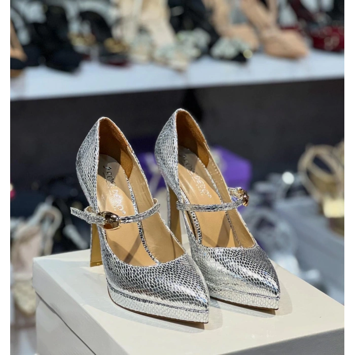 Gümüş Yılan Deri Platform