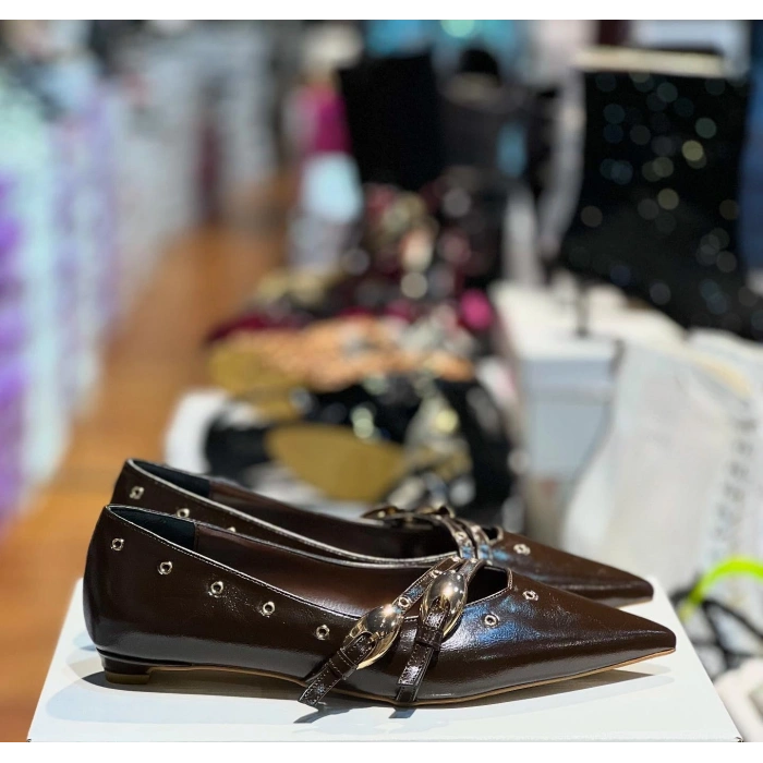 Kahve Deri Mini Topuk Kemerli Babet