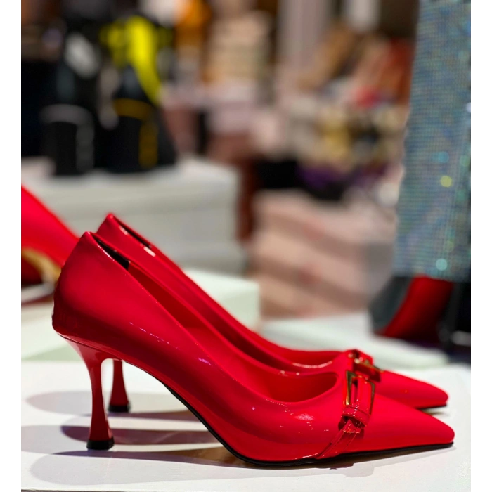 Kırmızı Rugan Kemer Aksesuarlı Stletto