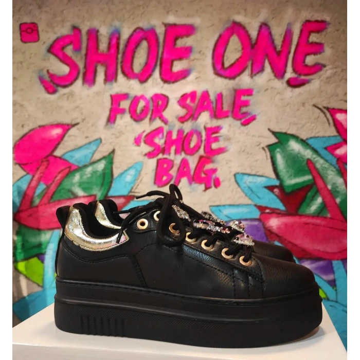 Sıiyah Deri Taşlı Sneakers