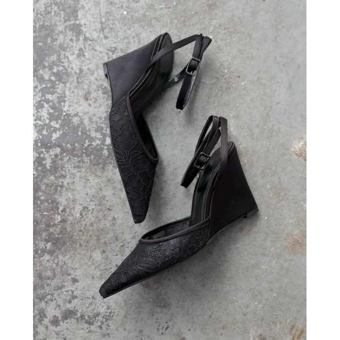 Siyah Dantel Dolgu Topuk