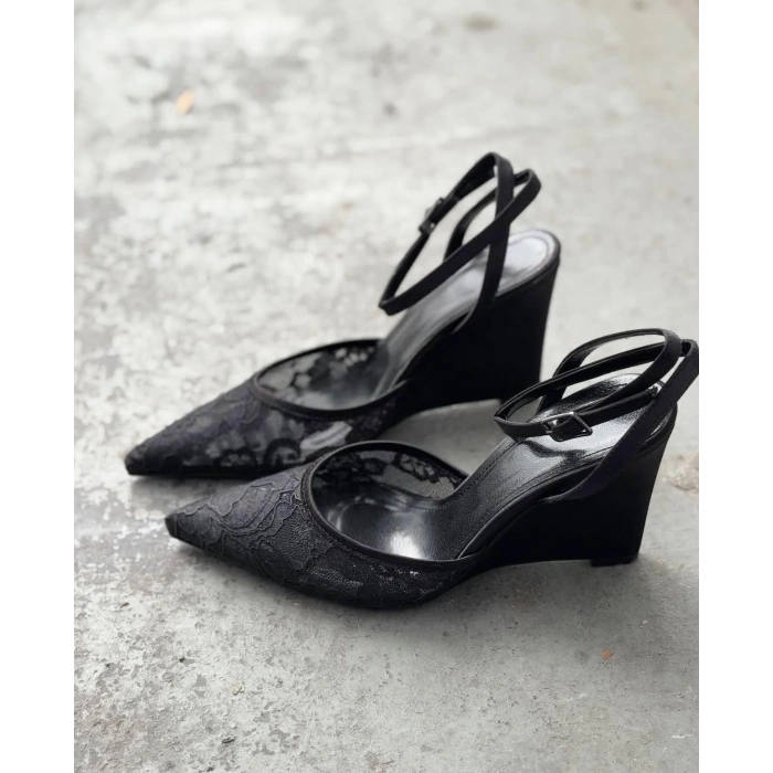 Siyah Dantel Dolgu Topuk