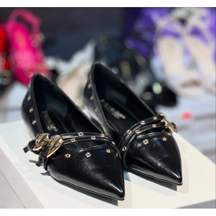 Siyah Deri Mini Topuk Kemerli Babet