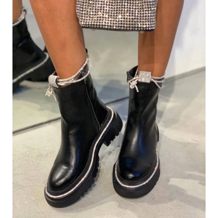 Siyah Deri Taşlı Bot